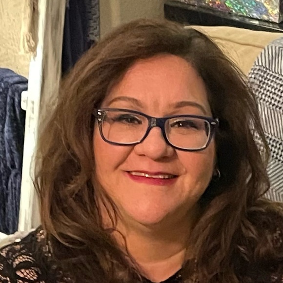 Meet the Posher Other - Meet your Posher, Linda